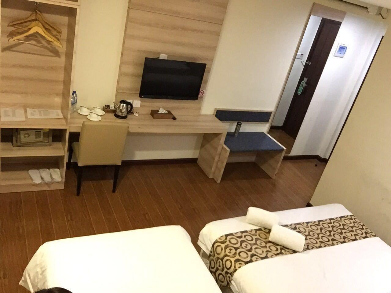 Hana Hotel Batam Exterior photo