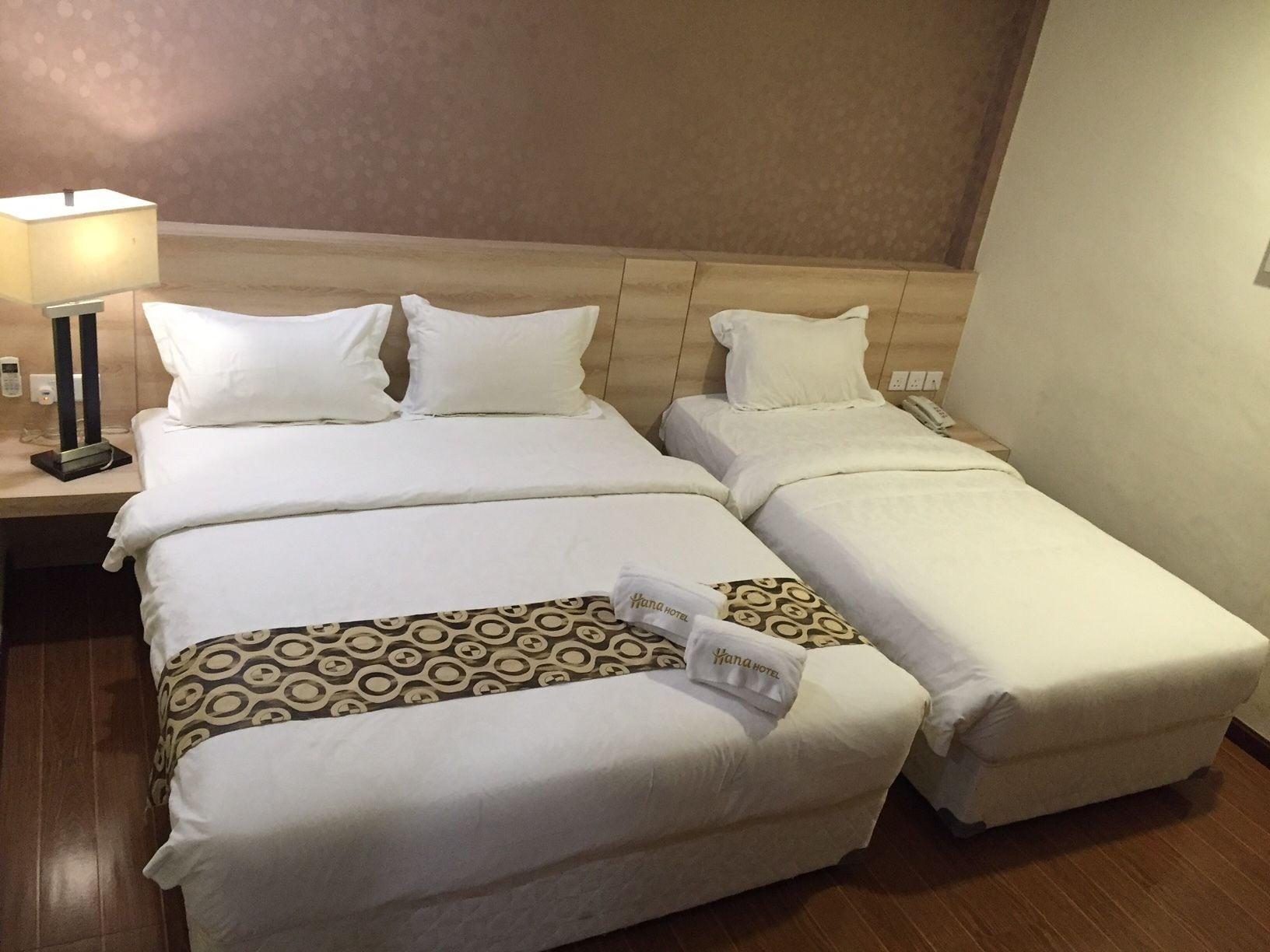 Hana Hotel Batam Exterior photo