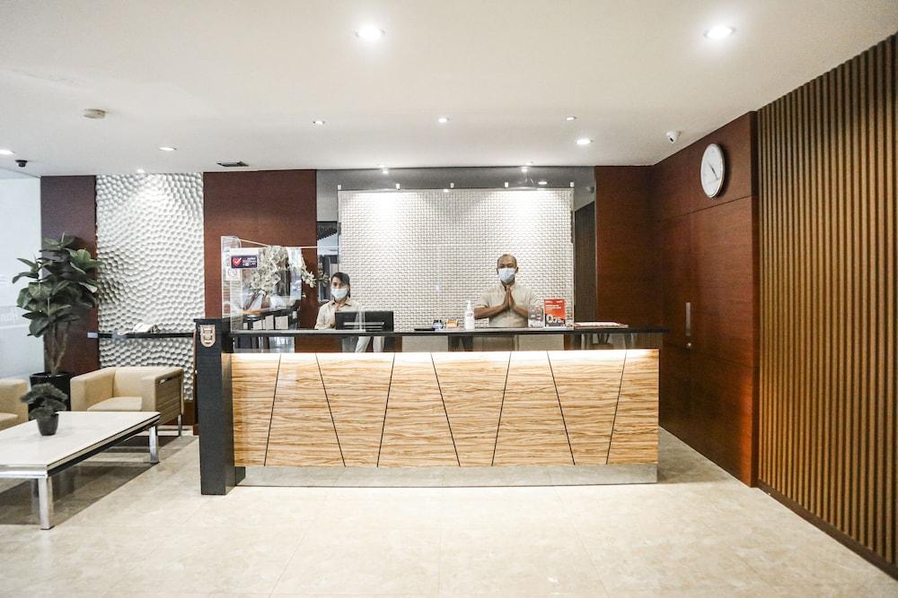 Hana Hotel Batam Exterior photo
