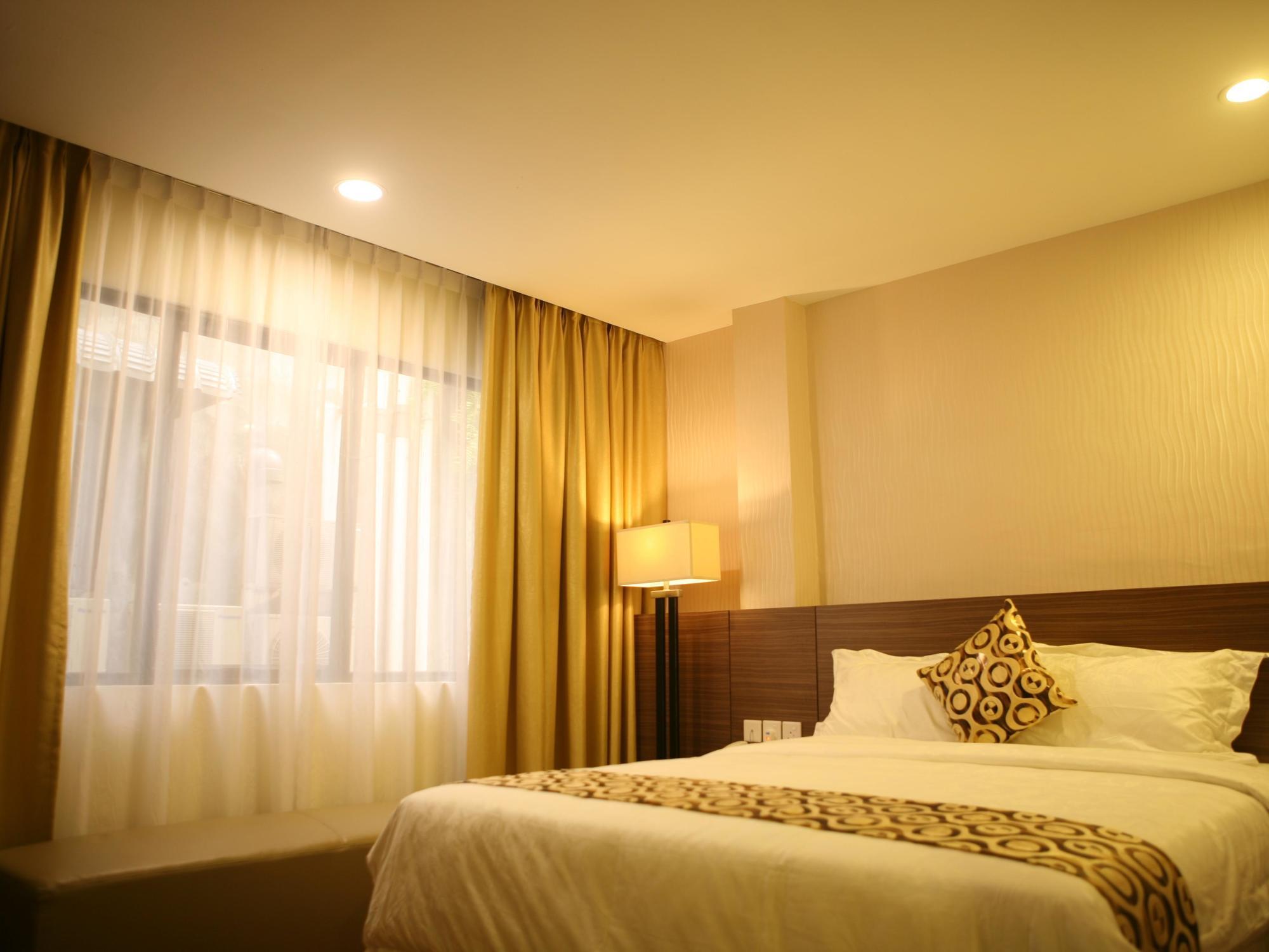 Hana Hotel Batam Exterior photo