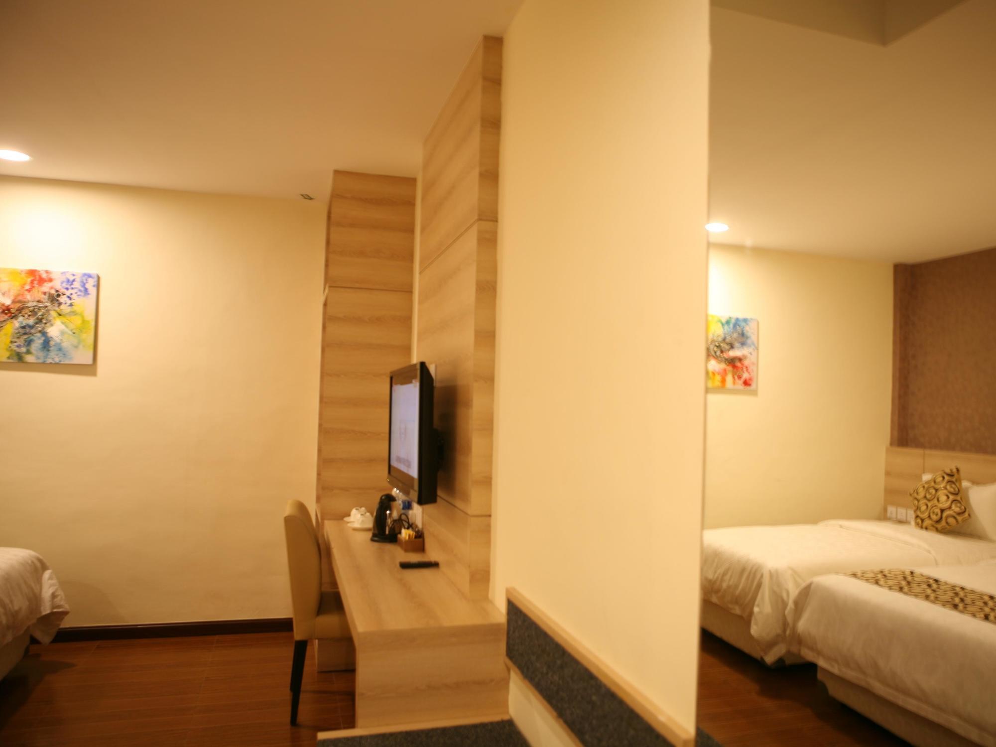 Hana Hotel Batam Exterior photo
